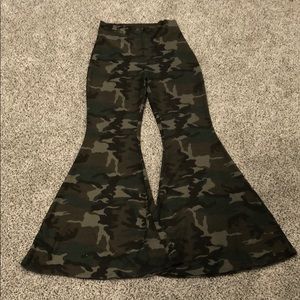 Camo flared pant